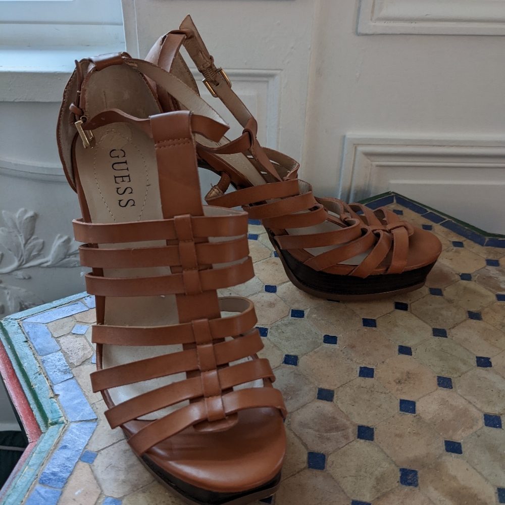 Guess tan/brown strappy heel